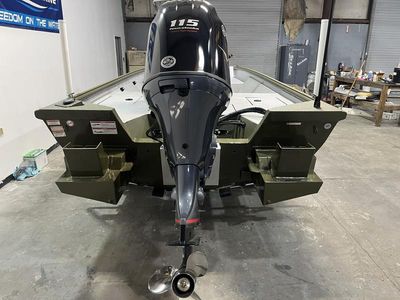2025 SeaArk Shadow 19 V Center Console - Photo 4