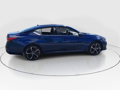 2024 Nissan Altima — photo 8 view