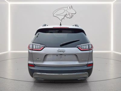 2022 Jeep Cherokee — interior view