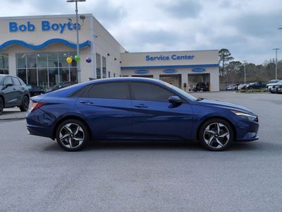 2023 Hyundai Elantra - Photo 2
