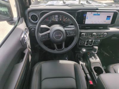 2026 Jeep Gladiator — photo 17 view