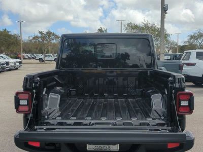 2026 Jeep Gladiator — photo 14 view