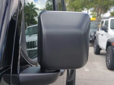 2026 Jeep Gladiator — photo 12 view