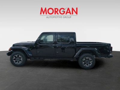 2026 Jeep Gladiator — photo 8 view