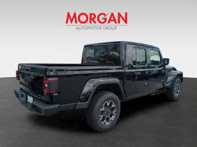 2026 Jeep Gladiator — detail view