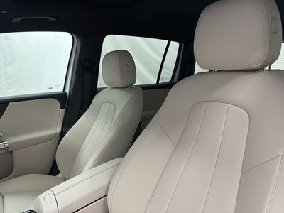 2026 Mercedes-Benz GLB — photo 13 view