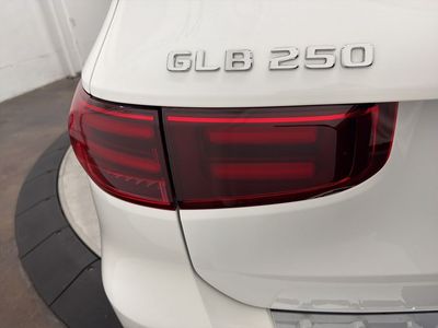 2026 Mercedes-Benz GLB — photo 11 view