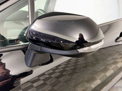 2025 Toyota Corolla - Photo 10