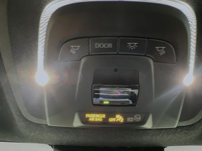 2025 Toyota Corolla - Photo 18
