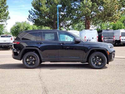 2026 Jeep Grand Cherokee — side profile view