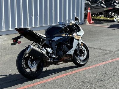2026 Kawasaki Ninja ZX-6R ABS - Photo 3