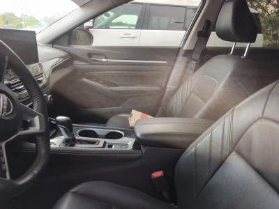 2023 Nissan Altima - Photo 2