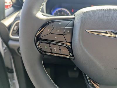 2026 Chrysler Pacifica — photo 18 view