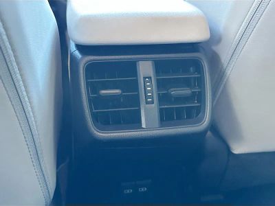 2025 Lexus UX — photo 25 view
