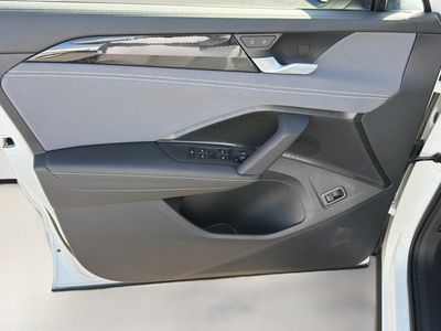 2026 Volkswagen Tiguan — photo 21 view