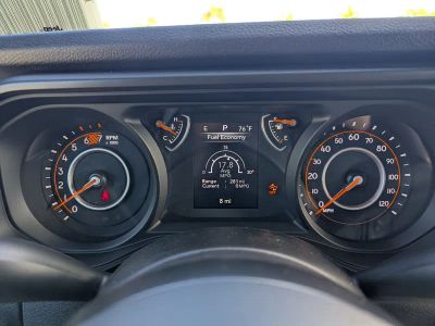 2026 Jeep Wrangler — photo 17 view