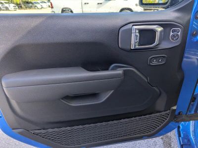 2026 Jeep Wrangler — photo 12 view
