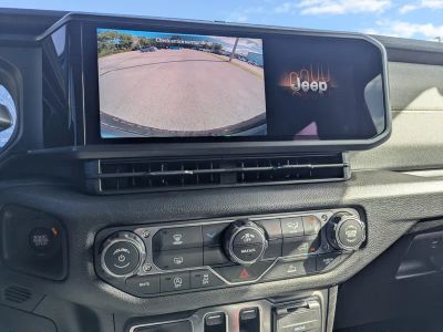 2026 Jeep Wrangler — photo 18 view