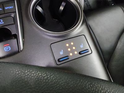 2024 Toyota Camry — photo 17 view