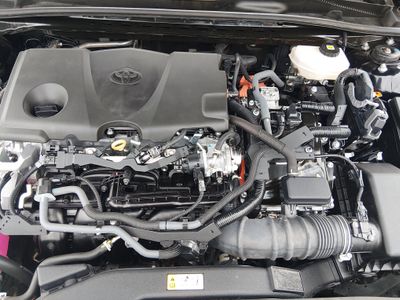2025 Toyota Camry — photo 9 view
