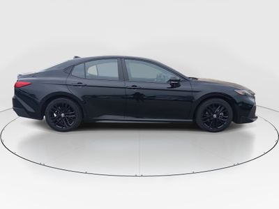 2025 Toyota Camry — photo 8 view