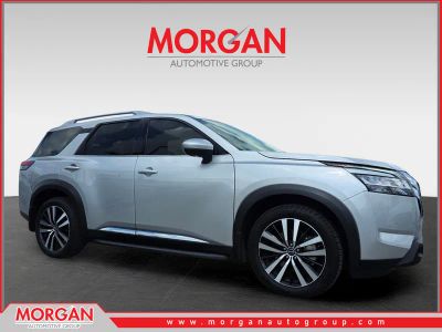 2024 Nissan Pathfinder Platinum in Silver — front three-quarter view