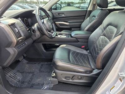 2024 Nissan Pathfinder — photo 25 view