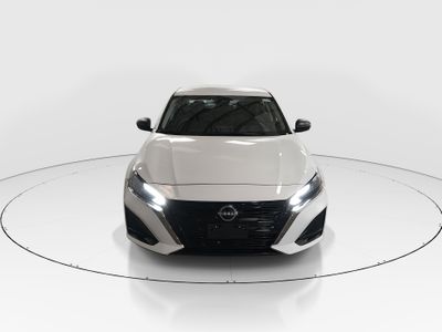 2025 Nissan Altima - Photo 2