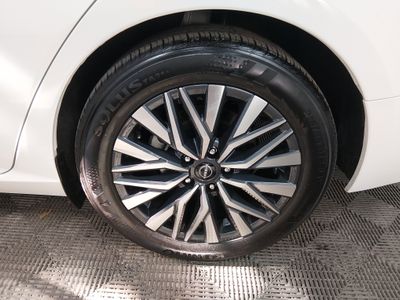 2025 Nissan Altima - Photo 10
