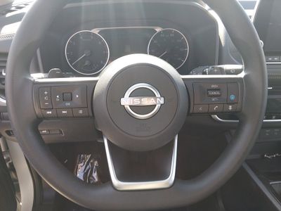 2024 Nissan Rogue — photo 12 view