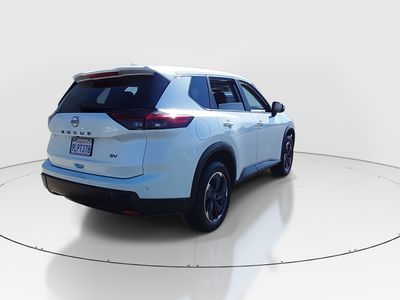2024 Nissan Rogue — photo 7 view