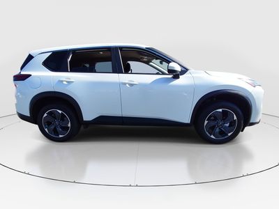 2024 Nissan Rogue — photo 8 view