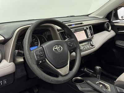 2015 Toyota RAV4 - Photo 9