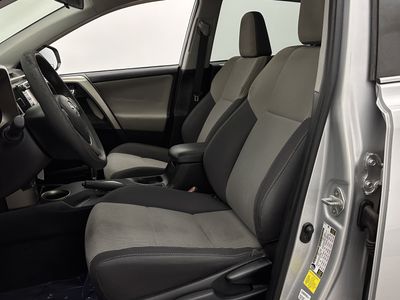 2015 Toyota RAV4 - Photo 18