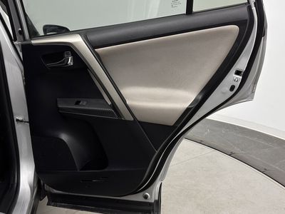 2015 Toyota RAV4 - Photo 26