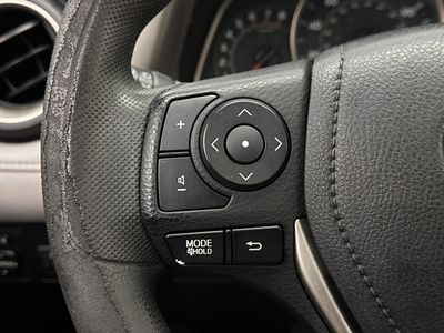 2015 Toyota RAV4 - Photo 15
