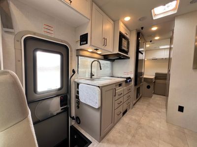 2026 Thor Motor Coach CHATEAU - Photo 6