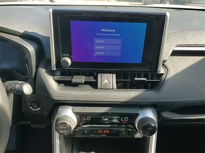 2025 Toyota RAV4 - Photo 18