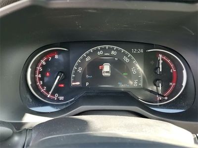 2025 Toyota RAV4 - Photo 17