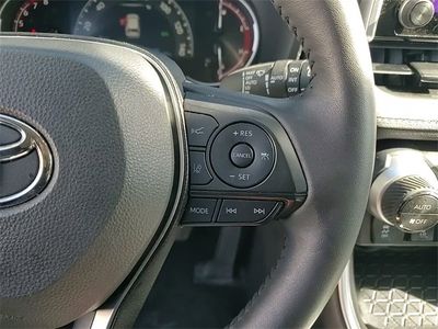 2025 Toyota RAV4 - Photo 16
