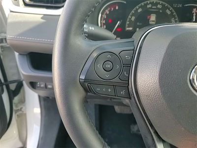 2025 Toyota RAV4 - Photo 15