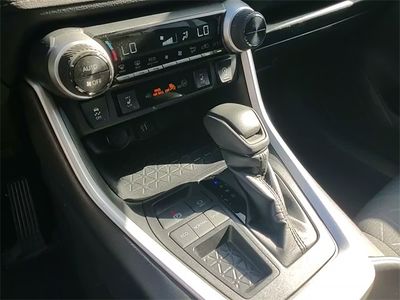 2025 Toyota RAV4 - Photo 19