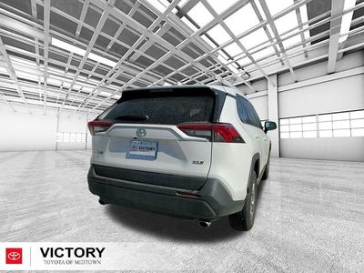 2025 Toyota RAV4 - Photo 3