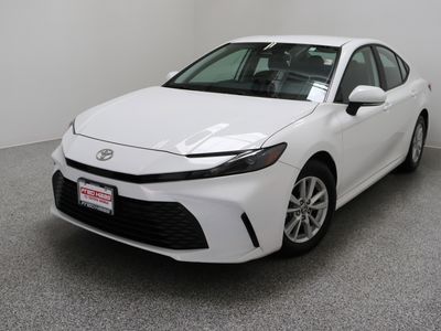 2025 Toyota Camry FWD - Photo 2