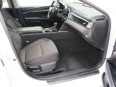 2025 Toyota Camry FWD - Photo 37