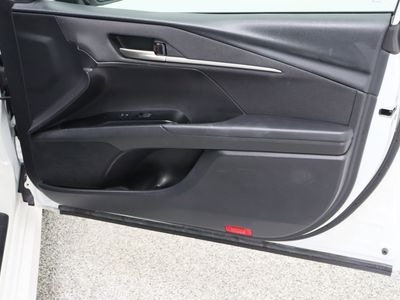 2025 Toyota Camry FWD - Photo 35