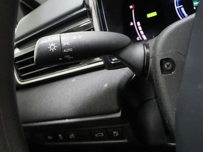 2025 Toyota Camry FWD - Photo 25