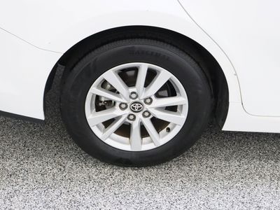 2025 Toyota Camry FWD - Photo 6