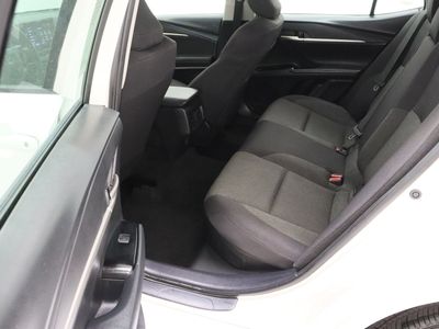 2025 Toyota Camry FWD - Photo 28