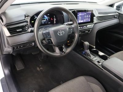 2025 Toyota Camry FWD - Photo 14